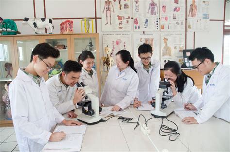Dalam hal ini sumber daur ulang adalah suatu proses untuk memanfaatkan kembali bahan limbah ataupun residu dari suatu proses produksi atau konsumsi di suatu sistem. Tentang Kami | Sekolah Kristen IPEKA