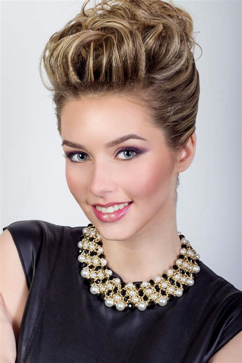 Danijela pilic glam slam stilkritik mit. Schicke Hochsteckfrisur für kurzes bis halblanges Haar ...