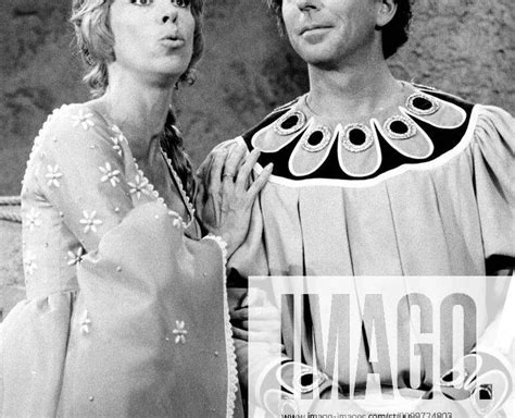 Once Upon A Mattress From Left Carol Burnett Ken Berry Aired December 12 1972 Courtesy Everett