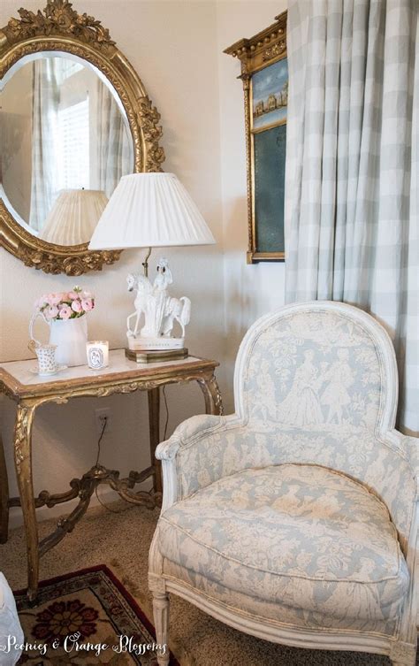 7 Cozy French Country Reading Nooks For Book Lovers