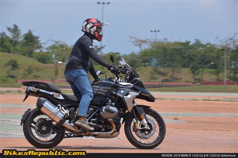 Easily connect with your local bmw dealer and get a free quote with motodeal. 2019-bmw-r1250gs-r1250gsa-adventure-review-price-malaysia ...