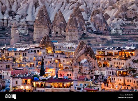 Vista De Göreme Cappadocia Turquía Fotografía De Stock Alamy