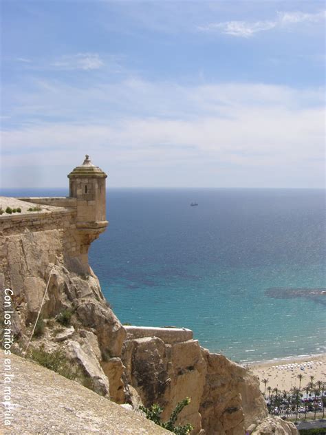 El Castillo de Santa Barbara (Alicante) - Con los niños en la mochila
