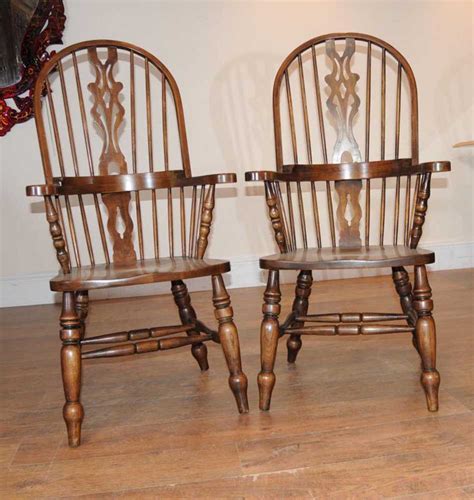 Looking for armchairs with a fancy style to dress up your living room? Set 6 Windsor Arm Chairs Armchairs Oak Farmhouse