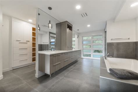 Modern Master Ensuite | Serenity Contracting & Design