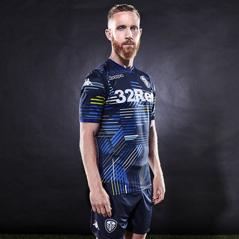 Nike were really good in the early 2000s, weren't they? Leeds United 2018-19 Kappa Away Kit | 18/19 Kits ...