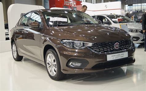 Gli allestimenti, i colori, i materiali, i dettagli di interni, esterni, optional e molto altro ancora. Scheda tecnica Fiat Tipo 4 Porte: prezzo e consumi