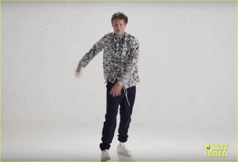 Ansel Elgort Does The Nae Nae In This Adorable Dancing Video Watch Now Photo 853290 Photo