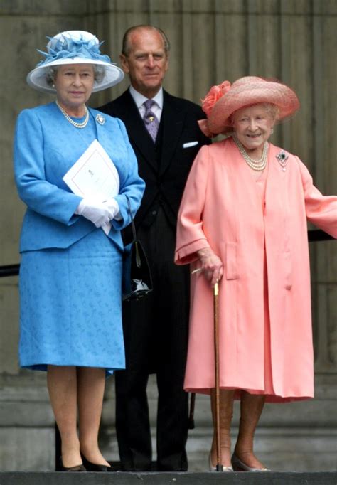 Elizabeth was born in mayfair, london. She Spoke to Her Mother Every Day | Queen Elizabeth II ...