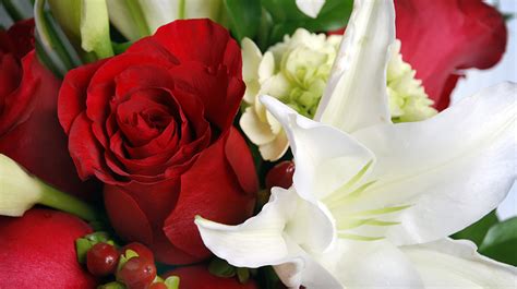 A Guide To Choosing Funeral Flowers Devlin Funeral Home