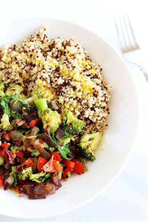 Whenever i make quinoa or hummus i always prepare double (and sometimes triple) of what i need so i can whip up something like this veggie bowl later in the week for lunch or a light dinner. Superfood Quinoa Bowl - TwoRaspberries | Recipe | Healthy ...