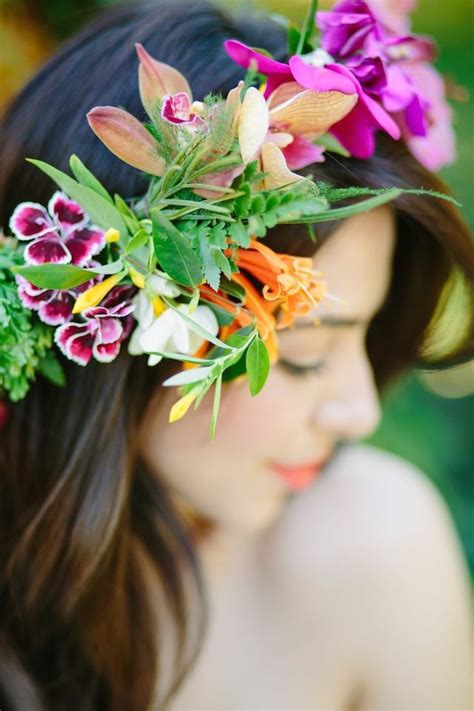 So, if you want your big day to feel like it's taking place in buckingham palace or the gardens of versailles, incorporate lush flowers and baroque gold accents. colorful and tropical wedding ideas | Tropical wedding ...