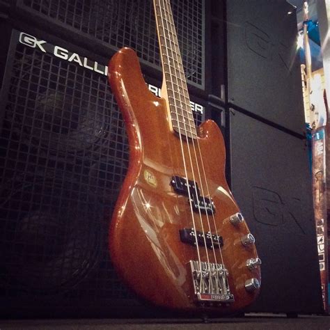 Fender Deluxe Active Precision Bass Special Okoume In Natural Fender