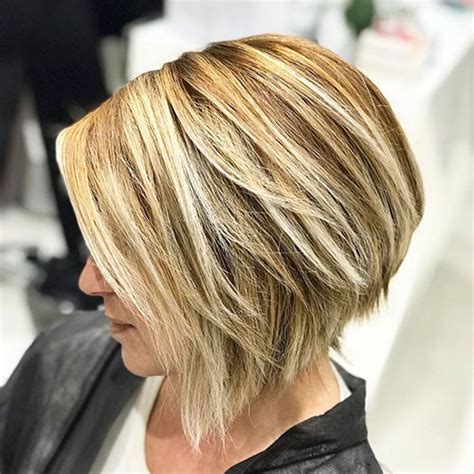 Combined with a variety of different blonde highlights , this will help to create the effect of volume and dimension. 45 Famous Blonde Bob Hair Ideas | Short Bob Haircuts