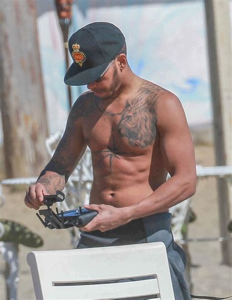 Buff Lewis Hamilton Shows Off What Shirtless Should Look Like In Mexico