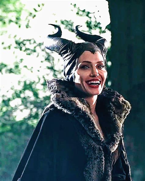 For the march issue of british vogue, edward enninful caught up with the indefatigable star in i love most that there is no entertainment room, but lots of pathways and places to walk and think. Pin by Jose on Costumes in 2020 | Angelina jolie ...