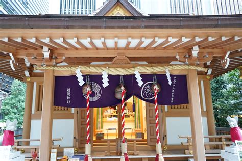 Fukutoku Shrine (Mebuki Inari), a power spot in the buzzing commercial ...