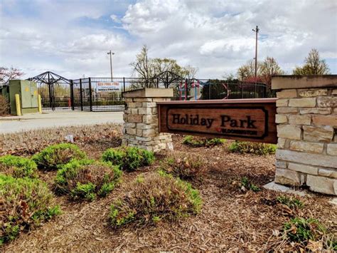 215 lindell normal, il 61761. Holiday Park Apartments $30.00 OFF!!!!! For Rent in ...