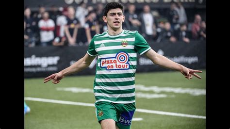 On 26 may 2019, demir signed a professional contract with sk rapid wien. Yusuf Demir (#10) - Mercedes Benz Juniors Cup 2020 Bester ...