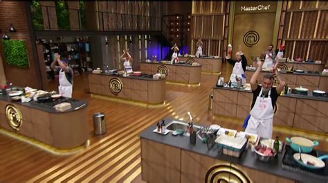 Aunque se le veía mucha ilusión, la empresaria se fue con una gran sonrisa, y le dio las gracias a todo el equipo. ¿QUIÉN ES EL QUINTO PARTICIPANTE ELIMINADO DE MASTERCHEF ...