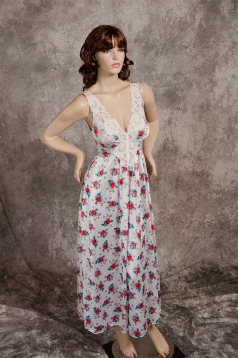 Vintage Olga Nightgown Lingerie Fabulous Floral Print Style