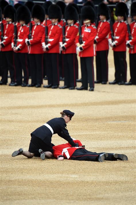 Guardsman Faints During Queens Birthday Heres Why