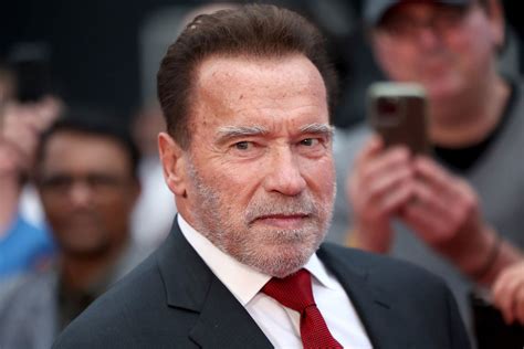 Arnold Schwarzenegger Talks About Aging And Body Image Says He Looks In The Mirror And Thinks