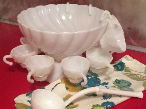 Complete Hazel Atlas Vintage Milk Glass Swirled Reunion And Party Punch