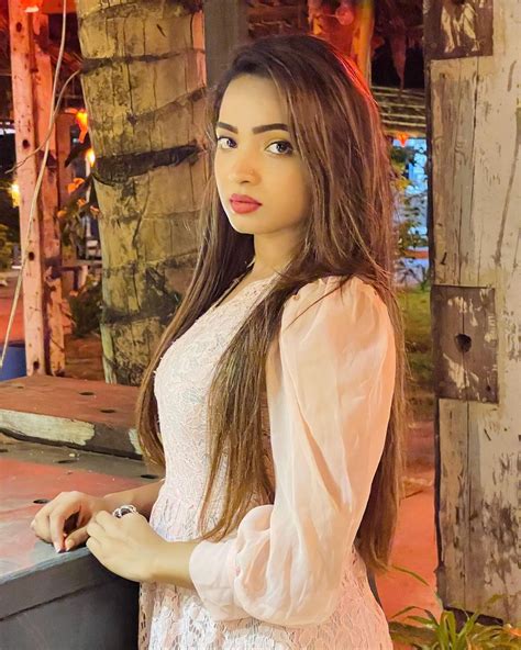 Instagram Star Sabrina Kaniz Sukhi Sizzling Hot Photos Leaked On Social Media