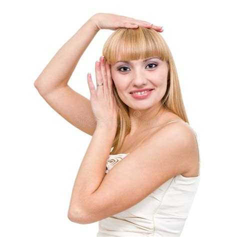 Retrato Sonriente Rubio Joven De La Mujer Aislado En Blanco Foto De Archivo Imagen De Manera