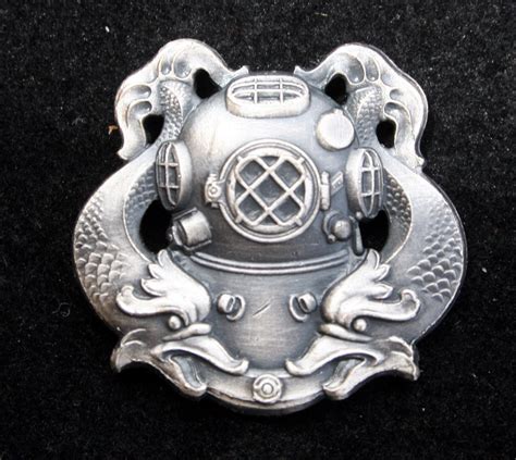 diver first class regulation badge hat lapel pin us navy military uss t wow ebay