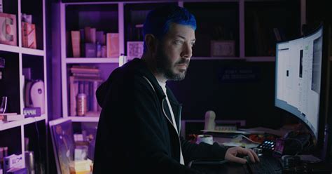 We bring a deep tech approach to design for advertising, apps, architecture, books, cities, environments, fonts, graphics, identities. Артемий Лебедев — Teletype