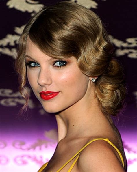 Taylor Swift Used Sharpie As Eyeliner Us Weekly