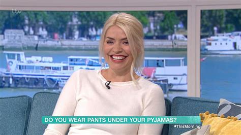 This Morning Holly Willoughby Is Right Not To Wear Pants In Bed Experts Say