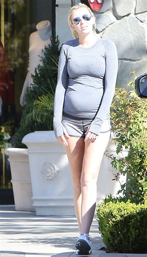 Pregnant Paulina Gretzky Shows Off Her Baby Bump In Hotpants Daily