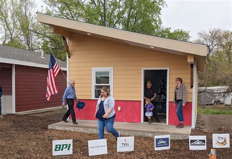 First Tiny Homes For Vets Ready In Sioux Falls South Dakota Searchlight