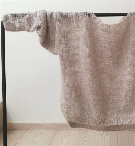 Ravelry The Hope Sweater By Ektaknit Sweater Pattern Simple
