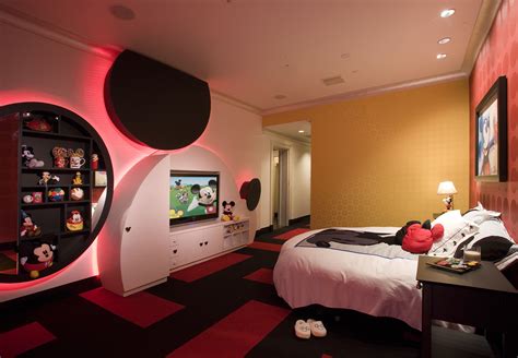 5 Incredible Cartoon Hotel Rooms For Kids And Kids At Heart Huffpost
