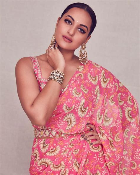 Dabangg 3 Actress Sonakshi Sinha Slays In Her Latest Pink Saree Avatar