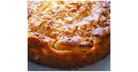 Der kuchen schmeckt sehr gut, ist sehr fein, locker aber eher trocken. Trockener Apfelkuchen so saftig wie nie | Rezept | Kuchen ...
