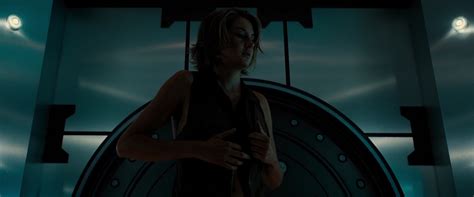 Nackte Shailene Woodley In Allegiant