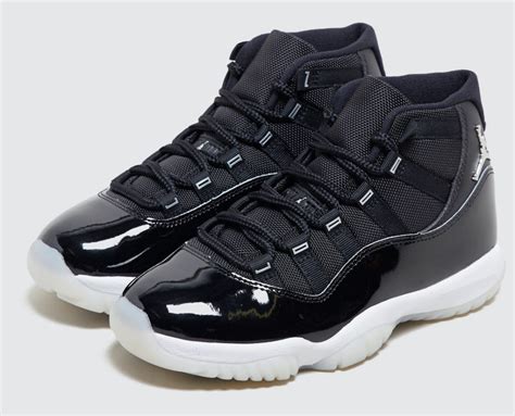 New users are advised to visit their local basketball shoe store to fit the shoe and ensure a comfortable fit. Air Jordan 11 "Jubilee" ("25th Anniversary") - Фото, дата ...