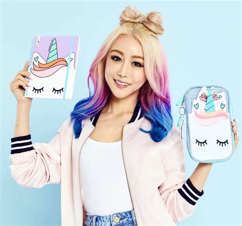 Do You Like Such A Makeup And Hairstyle Wengie Is One Is 5and I