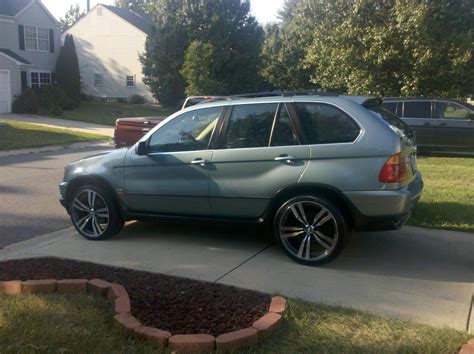 Bmw X5 On 22 Staggered X6m Style Wheels Sweet