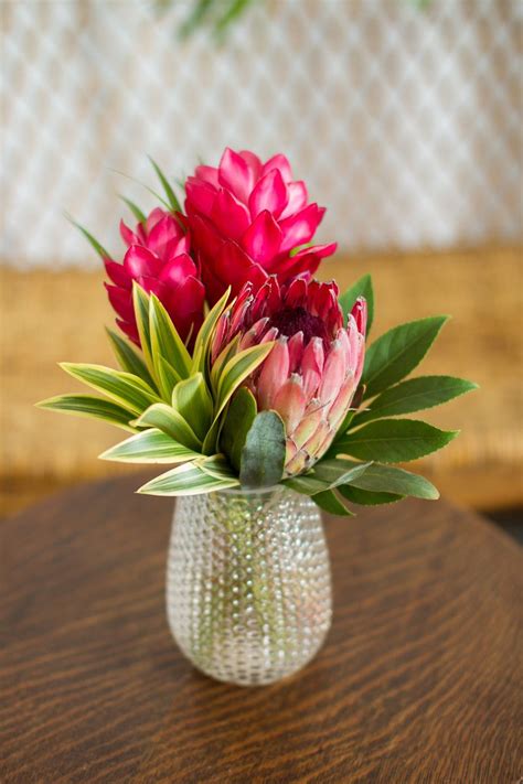 Tropical Wedding Pineapple Vase Song Of India Ginger Protea