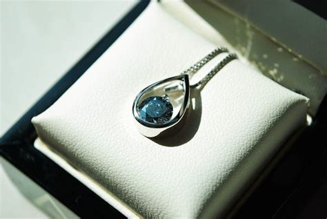 Swiss Company Turns Loved Ones Cremated Remains Into Memorial Diamonds