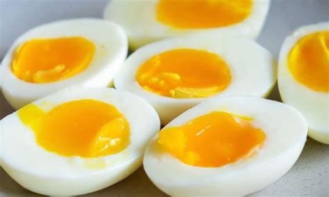 Diet telur rebus pada dasarnya bekerja berdasarkan prinsip makan telur rebus beberapa kali dalam sehari. Cara Betul Diet Telur Rebus, Turun 10 Kg Dalam 2 Minggu