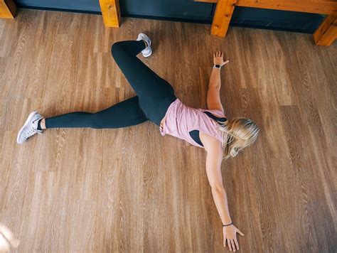 7 Hip Flexor Stretches To Alleviate Low Back Pain Endorphitness