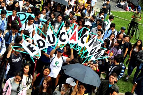 Se produjo paro en la universidad pedagógica nacional, hubo procesos de asamblea permanente en la universidad distrital y anormalidad finaliza 2017 y el problema se agudizará en 2018. Fotorreportaje: Gran paro nacional por la educación ...