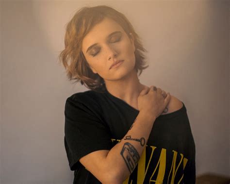 CAROLINA DESLANDES - Viral Agenda